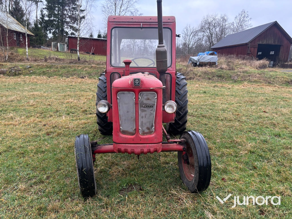 Traktor - Volvo BM, 400 Buster