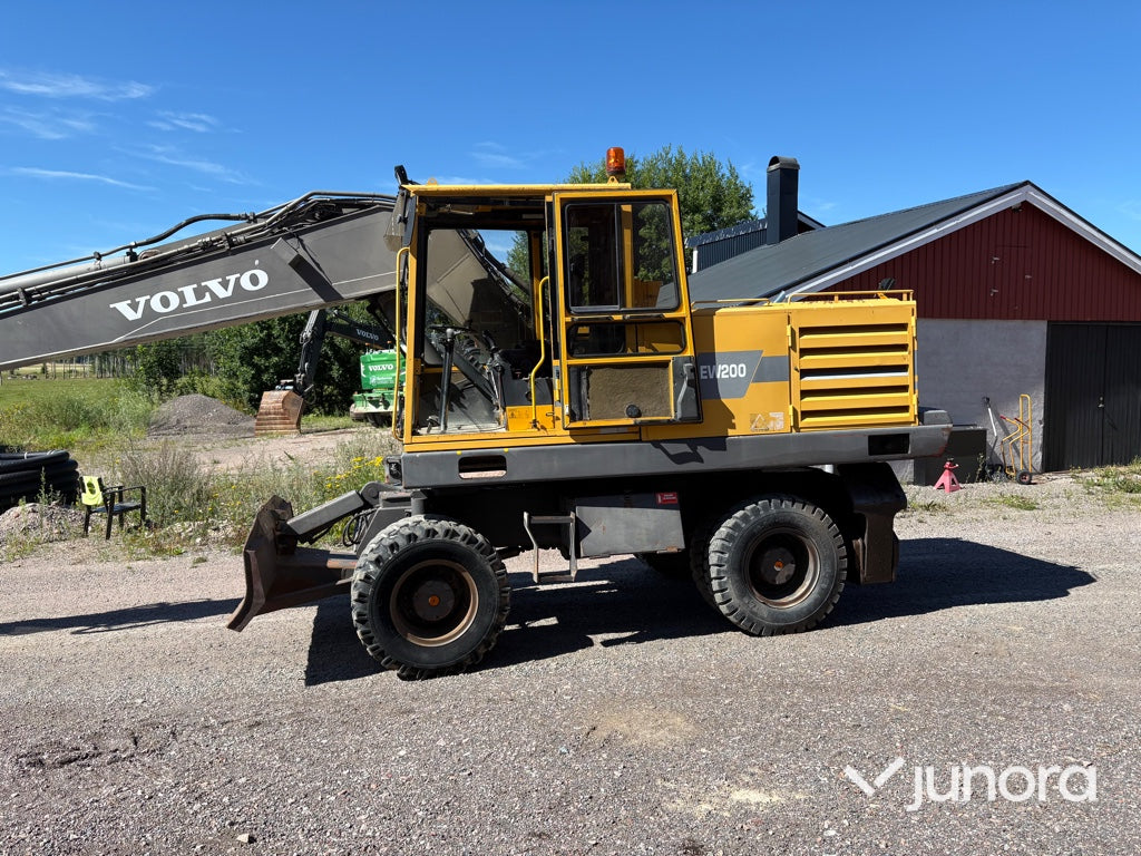 Hjulgrävare - Volvo EW200