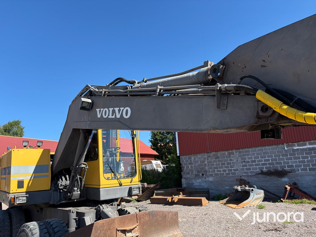 Hjulgrävare - Volvo EW200