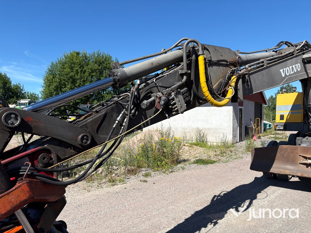 Hjulgrävare - Volvo EW200