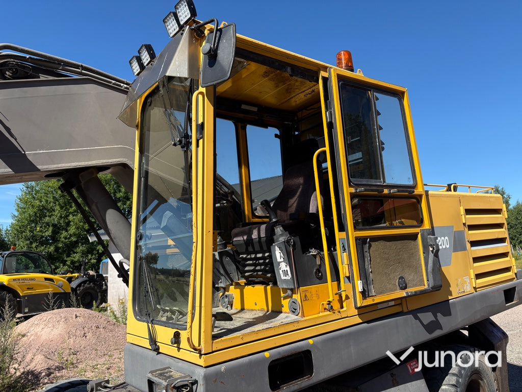Hjulgrävare - Volvo EW200