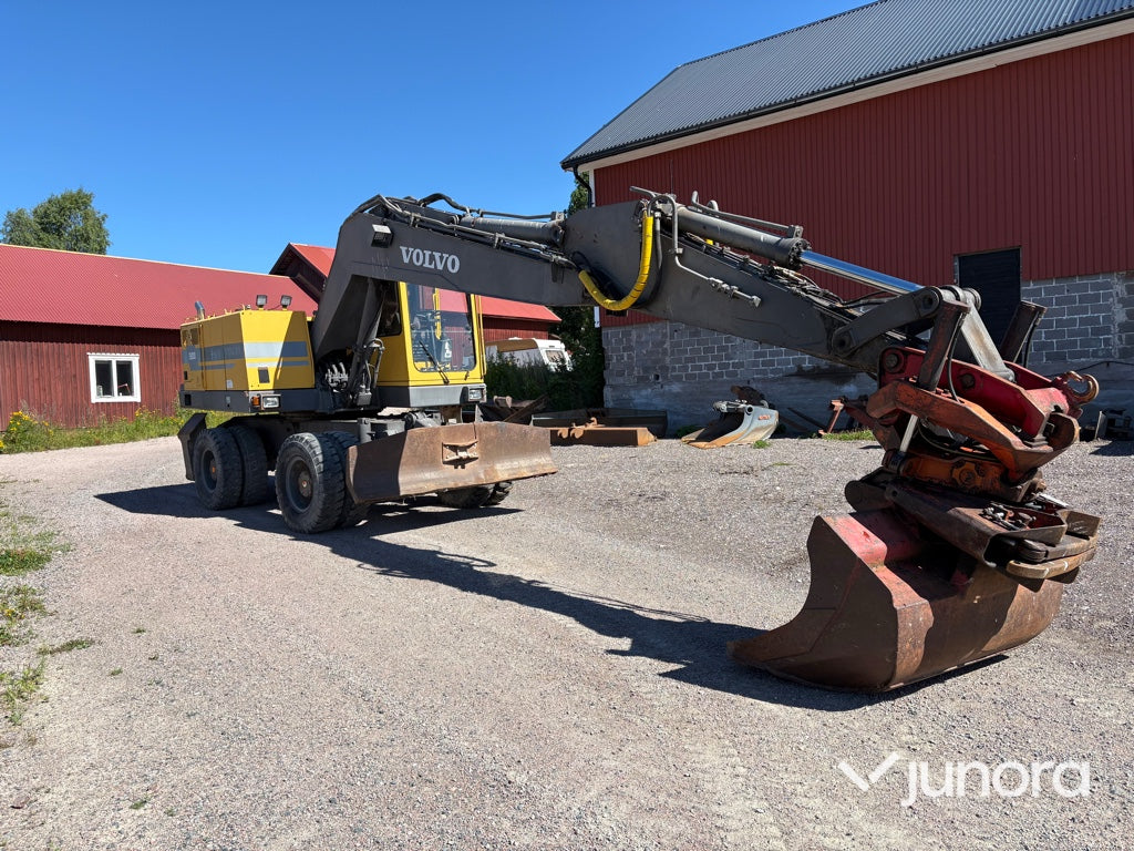 Hjulgrävare - Volvo EW200