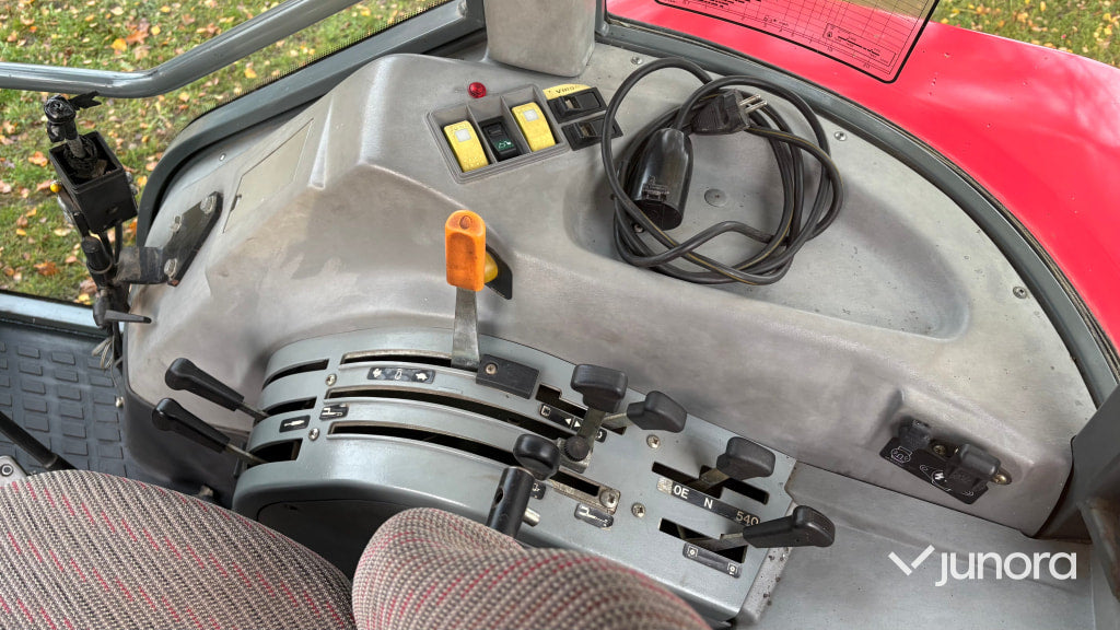 Traktor - Massey Ferguson, 4245