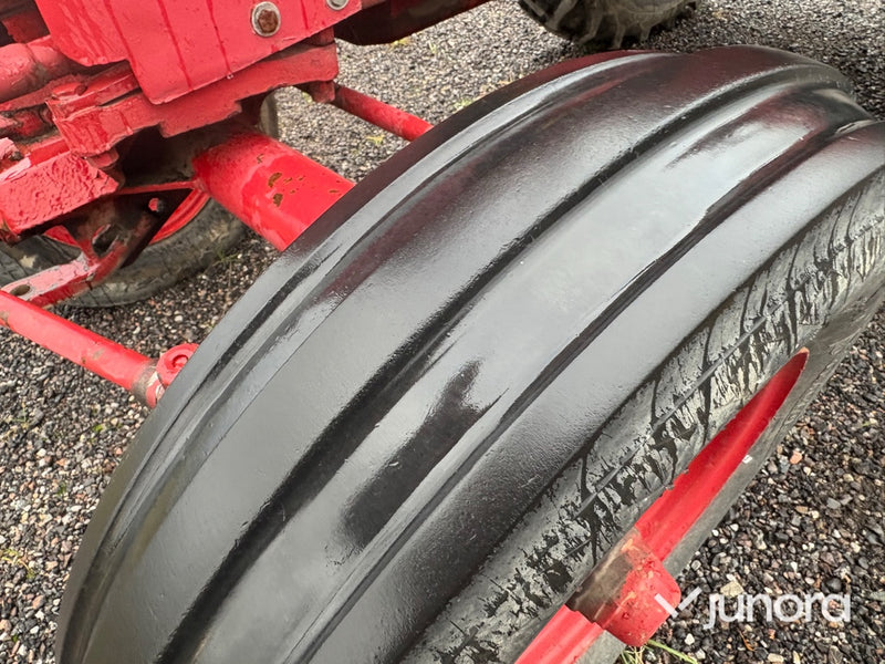 Traktor - Volvo T33, Perkins L4-diesel