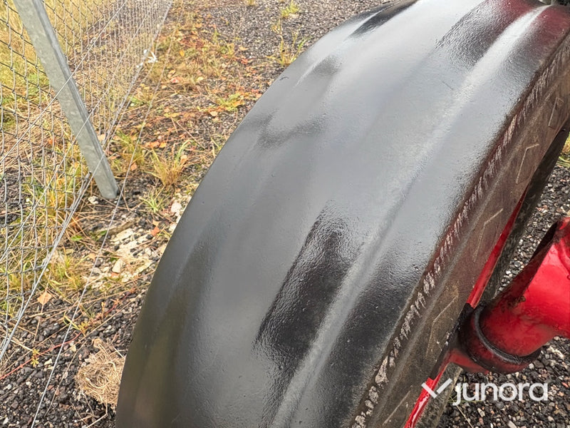 Traktor - Volvo T33, Perkins L4-diesel