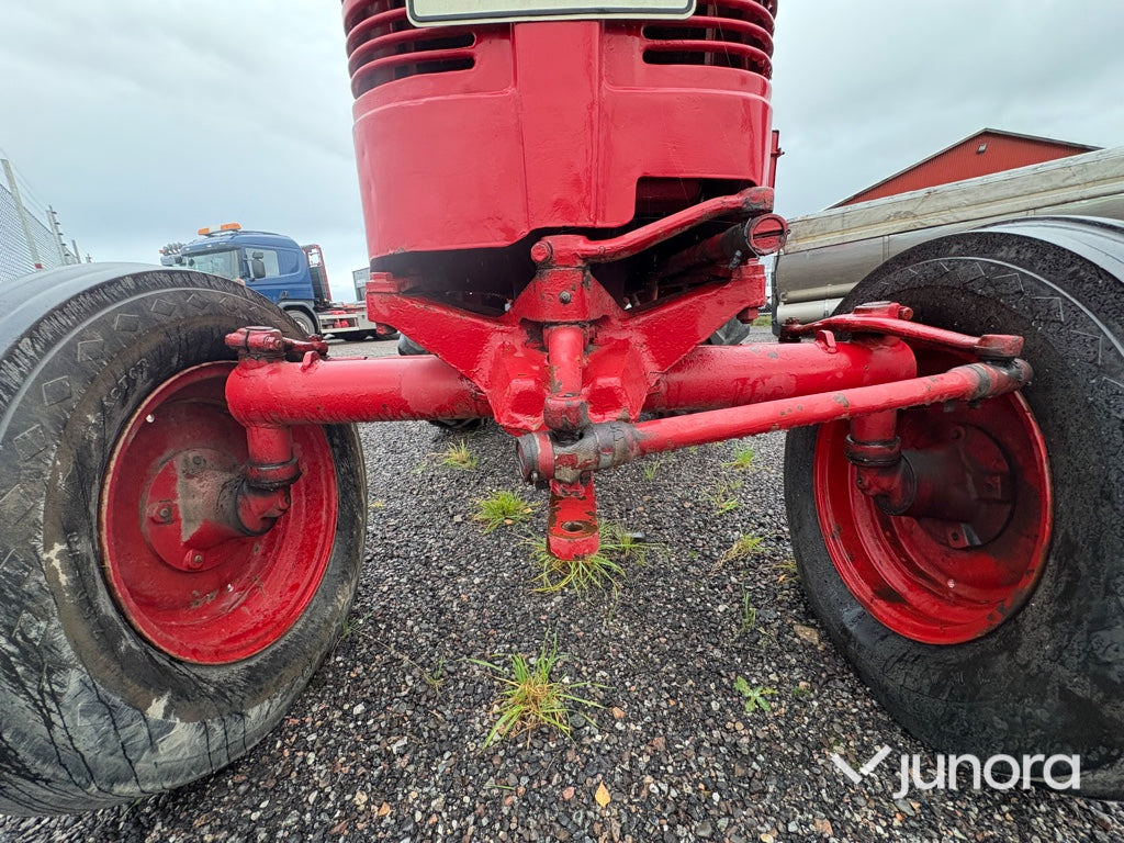 Traktor - Volvo T33, Perkins L4-diesel