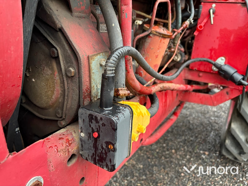 Traktor - Volvo T33, Perkins L4-diesel