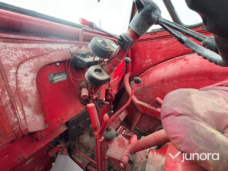 Traktor - Volvo T33, Perkins L4-diesel