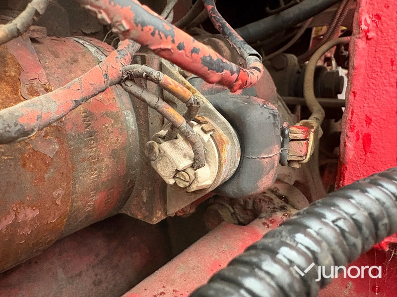 Traktor - Volvo T33, Perkins L4-diesel