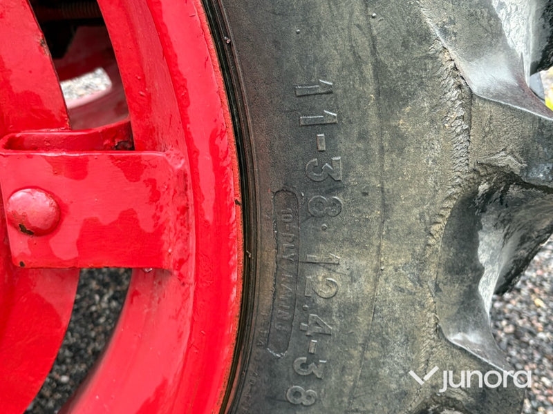 Traktor - Volvo T33, Perkins L4-diesel