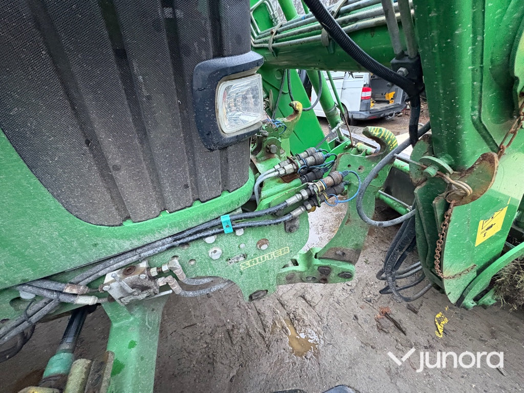Traktor + Frontlastare - John Deere, 6320
