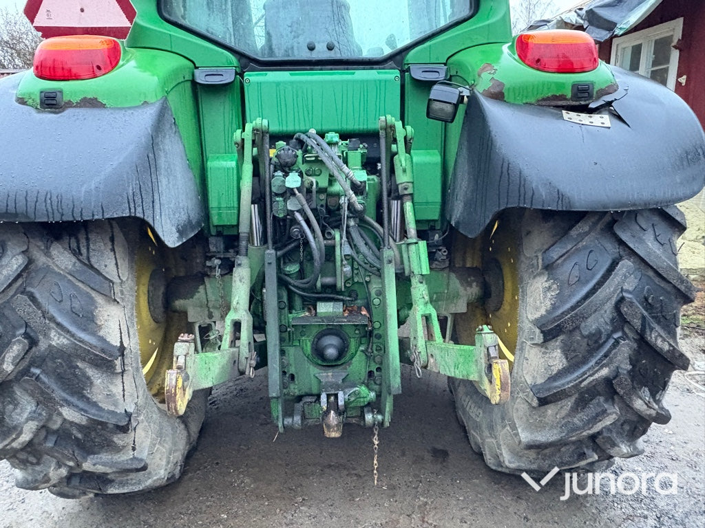 Traktor + Frontlastare - John Deere, 6320