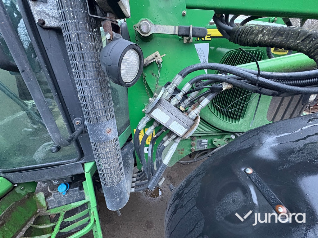 Traktor + Frontlastare - John Deere, 6320