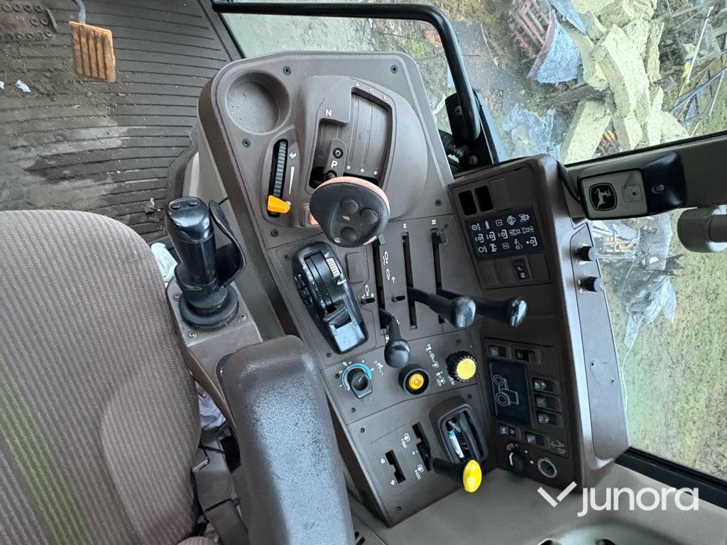 Traktor + Frontlastare - John Deere, 6320
