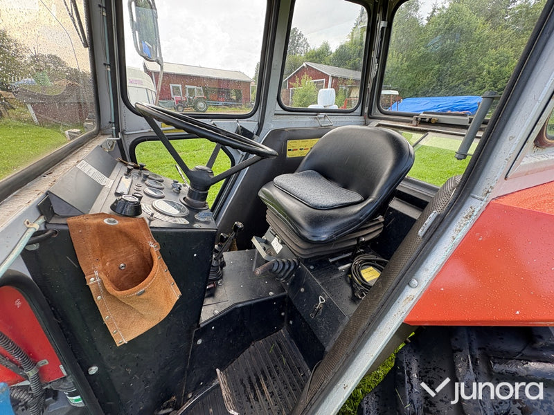 Massey Ferguson 240