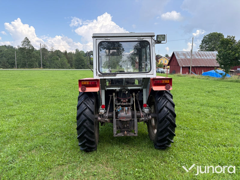 Massey Ferguson 240