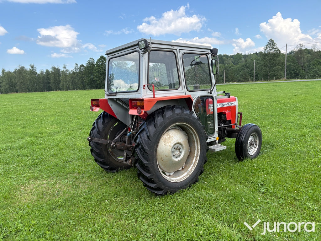 Traktor - Massey Ferguson 240