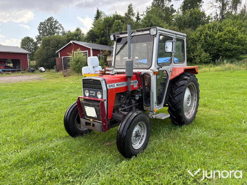 Massey Ferguson 240