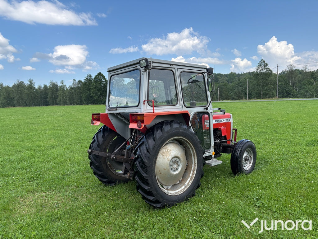Traktor - Massey Ferguson 240