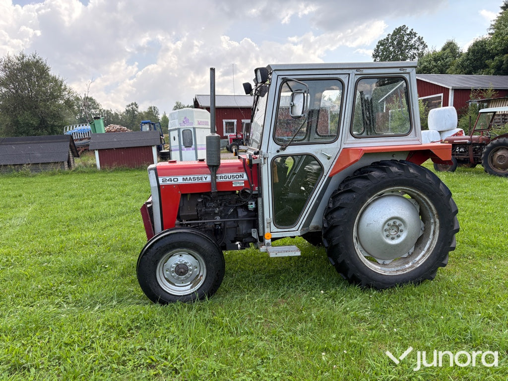 Traktor - Massey Ferguson 240