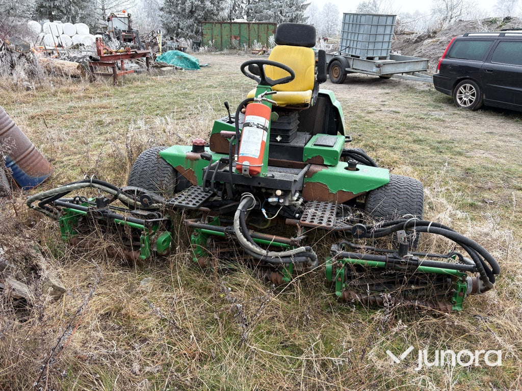 Gräsklippare - John Deere 3235B