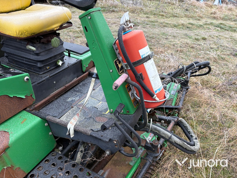 Gräsklippare - John Deere 3235B