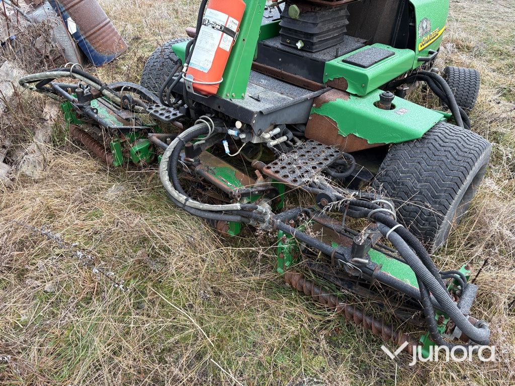 Gräsklippare - John Deere 3235B