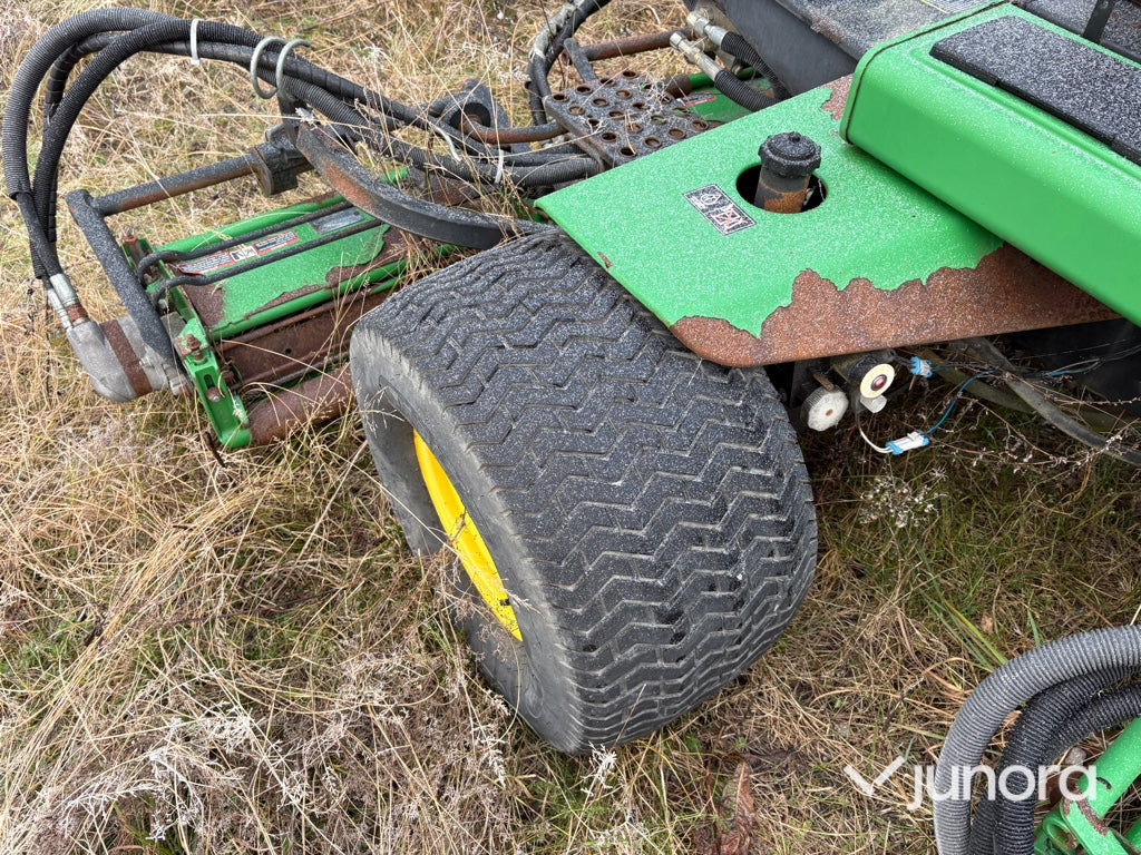 Gräsklippare - John Deere 3235B