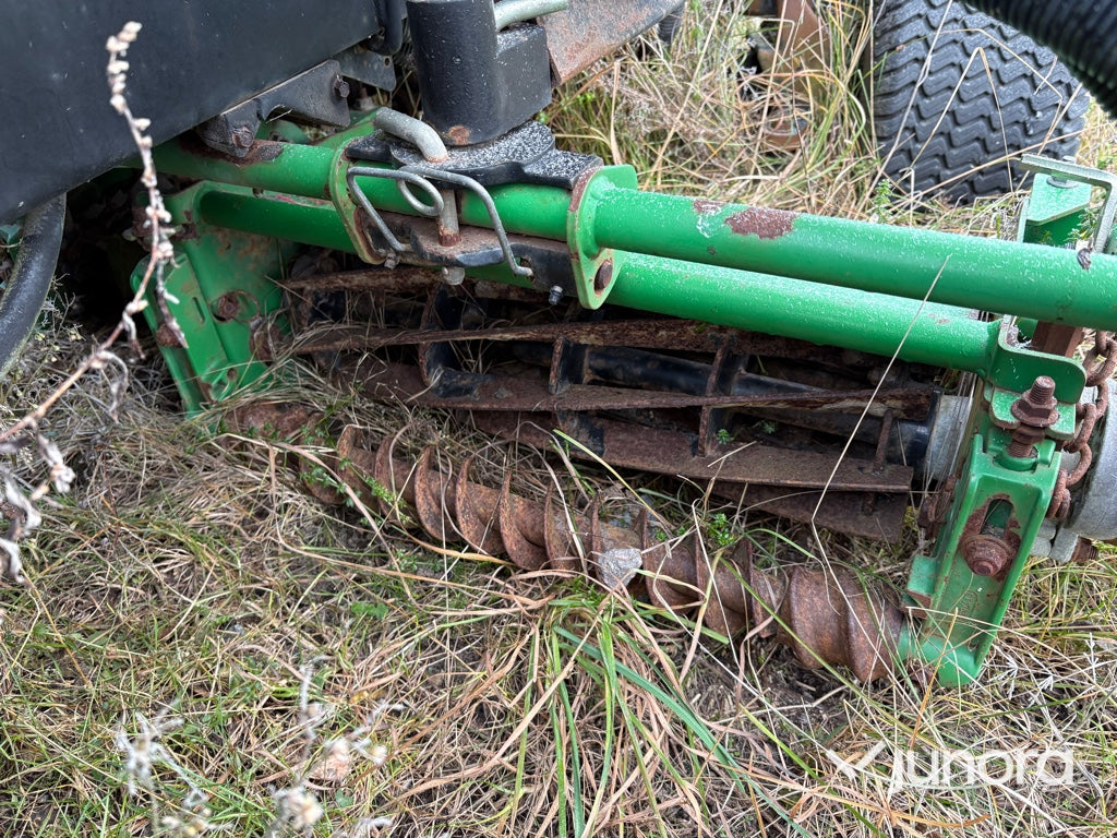 Gräsklippare - John Deere 3235B