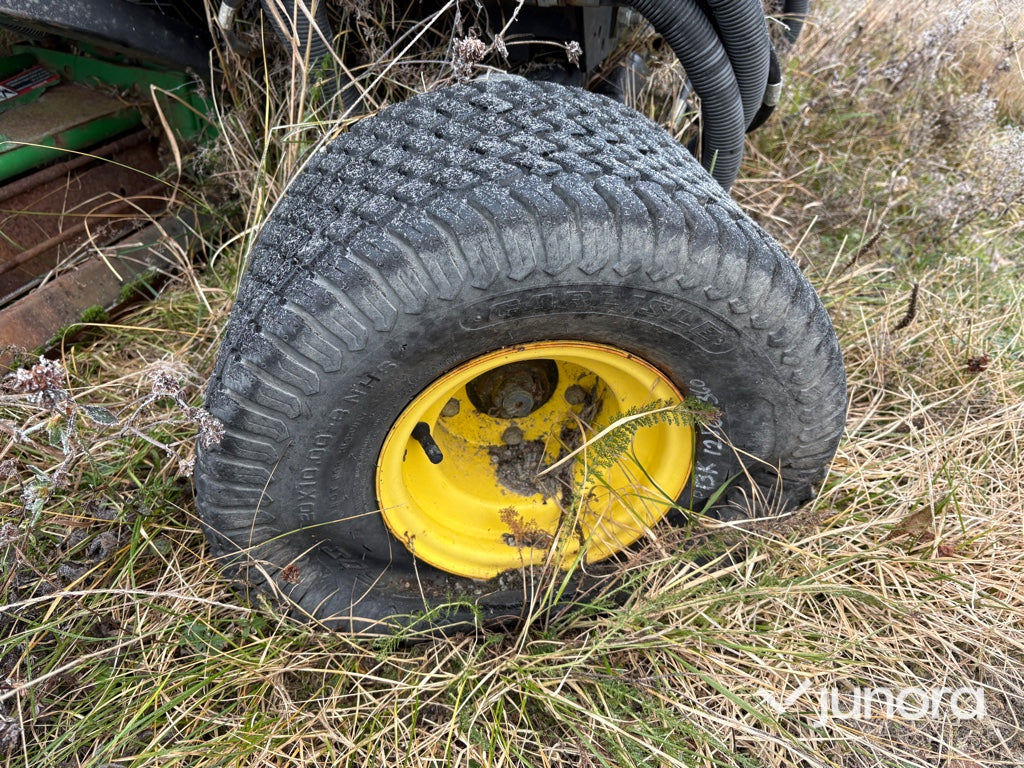 Gräsklippare - John Deere 3235B