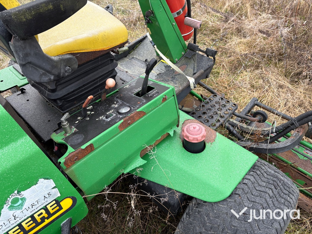 Gräsklippare - John Deere 3235B