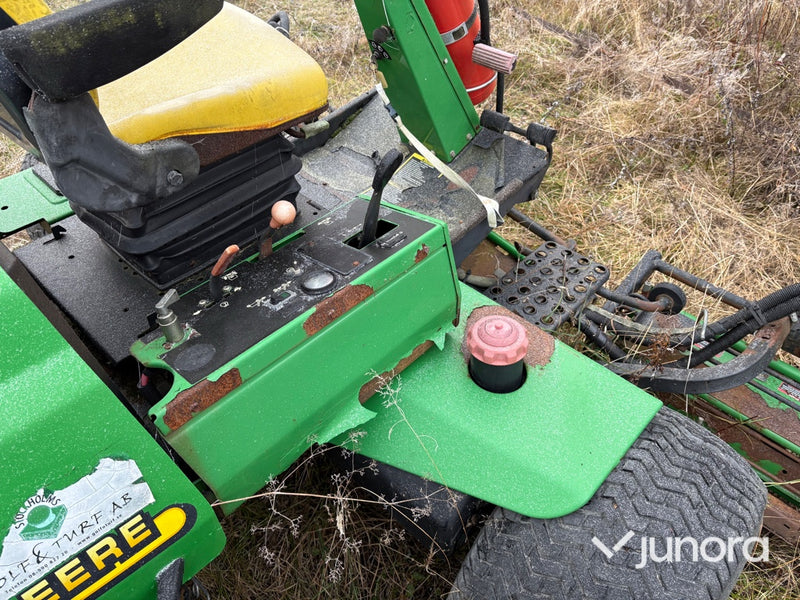 Gräsklippare - John Deere 3235B