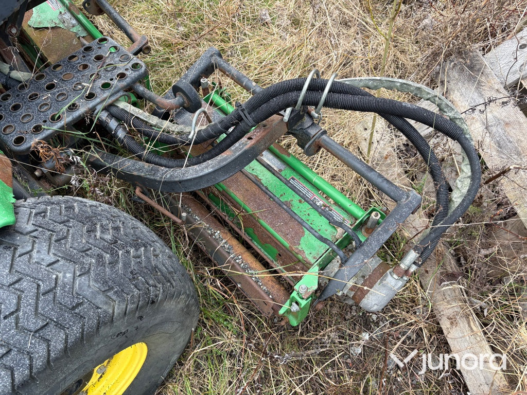 Gräsklippare - John Deere 3235B