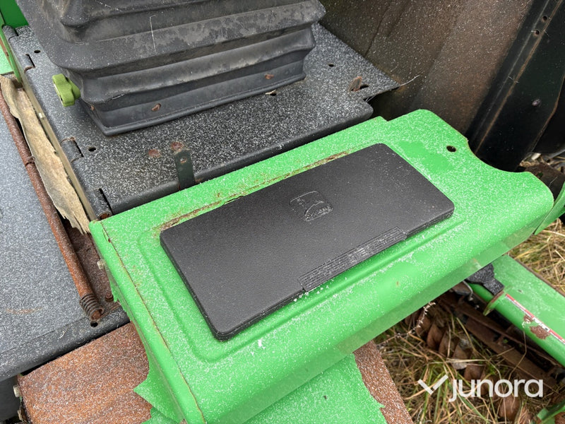 Gräsklippare - John Deere 3235B