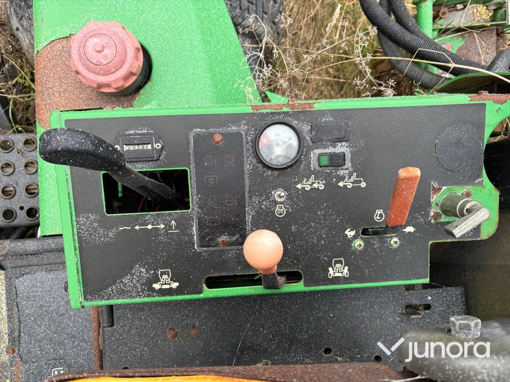 Gräsklippare - John Deere 3235B