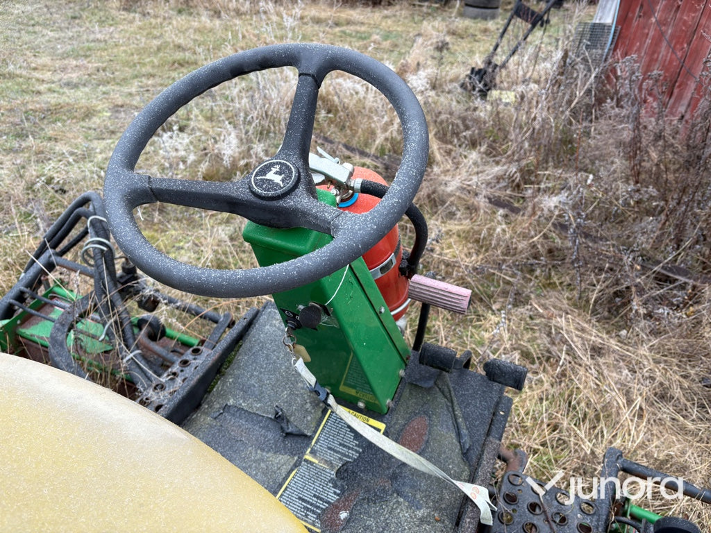 Gräsklippare - John Deere 3235B