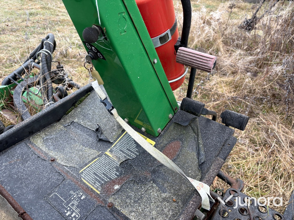 Gräsklippare - John Deere 3235B