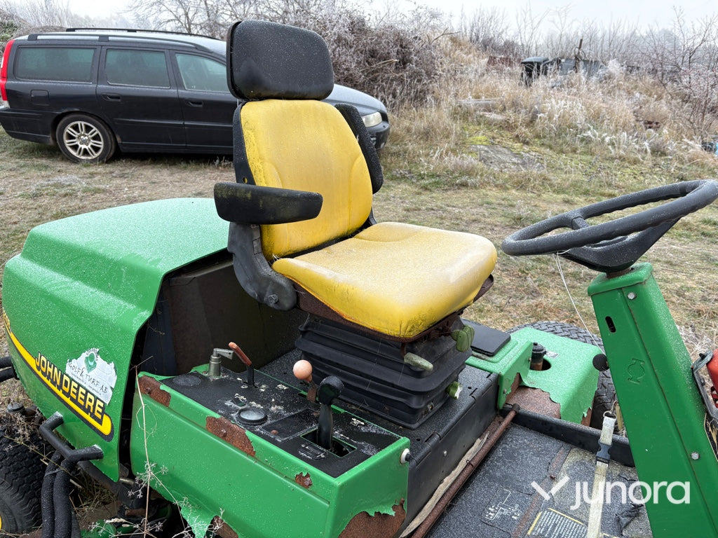 Gräsklippare - John Deere 3235B