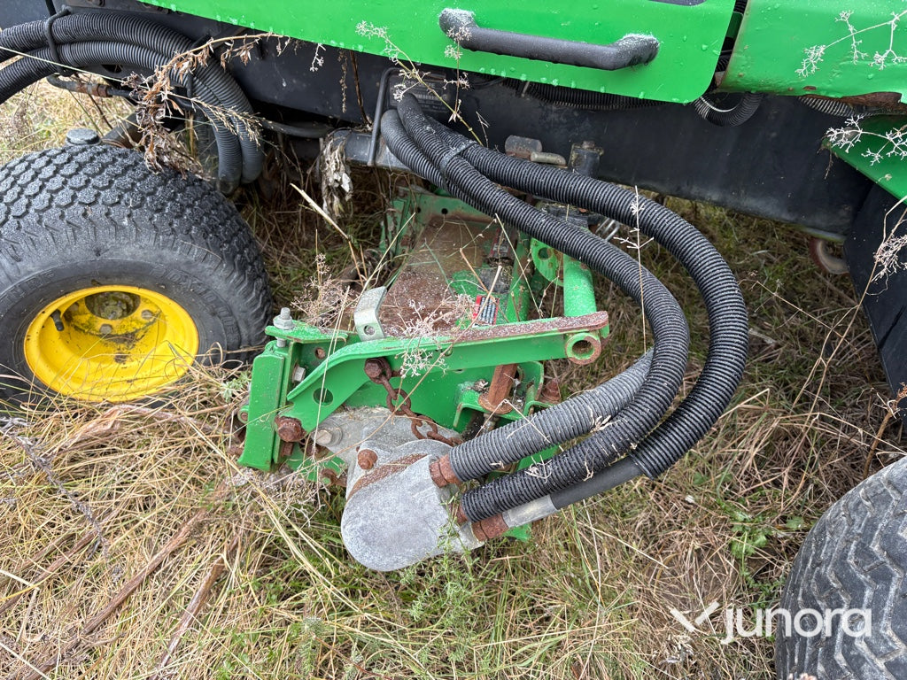 Gräsklippare - John Deere 3235B