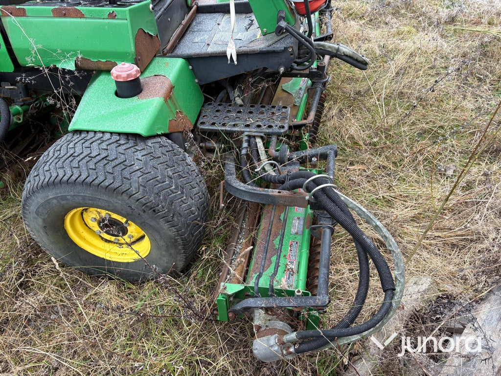 Gräsklippare - John Deere 3235B