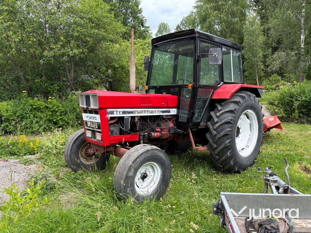 Traktor Case IH 844