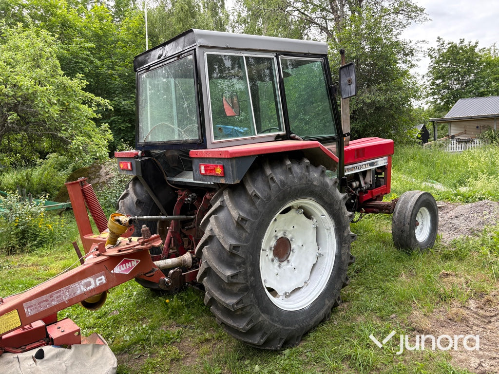 Traktor Case IH 844