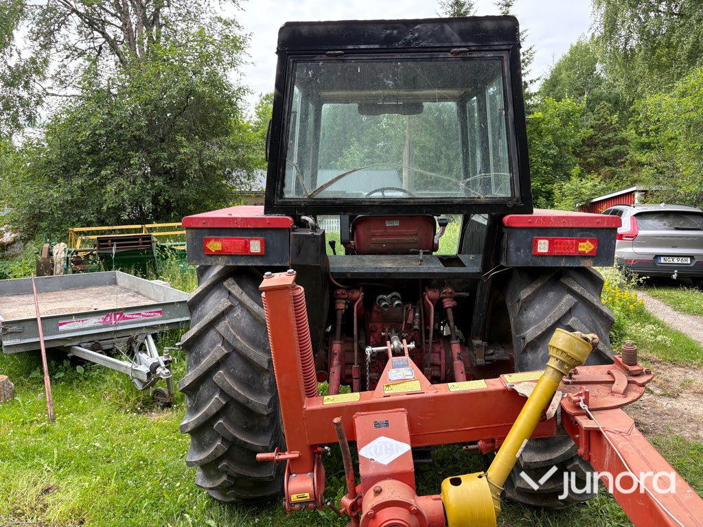 Traktor Case IH 844