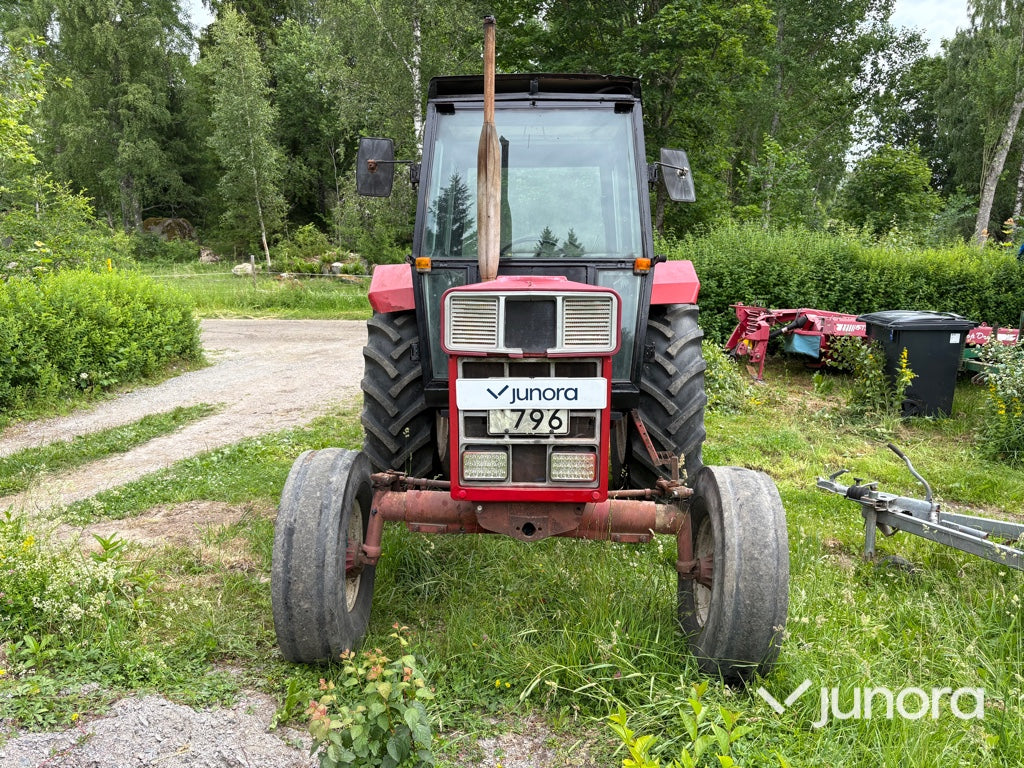 Traktor Case IH 844