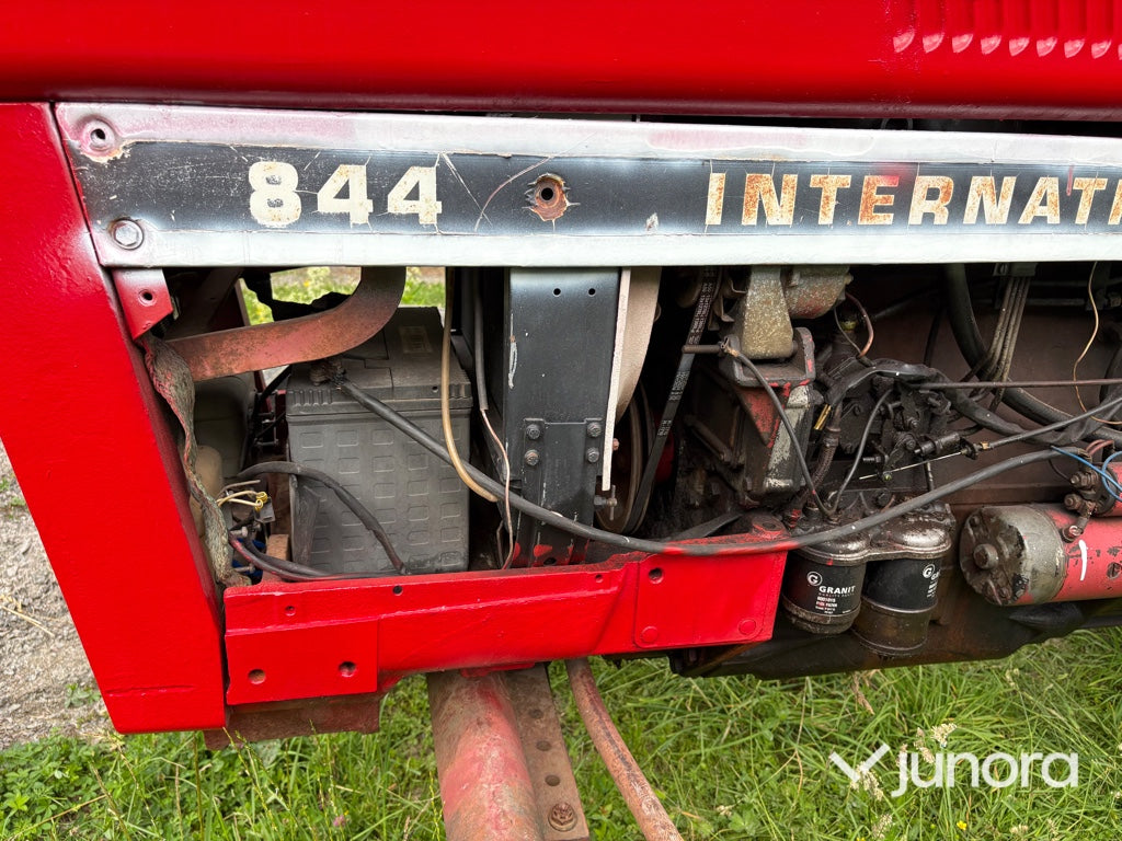 Traktor Case IH 844