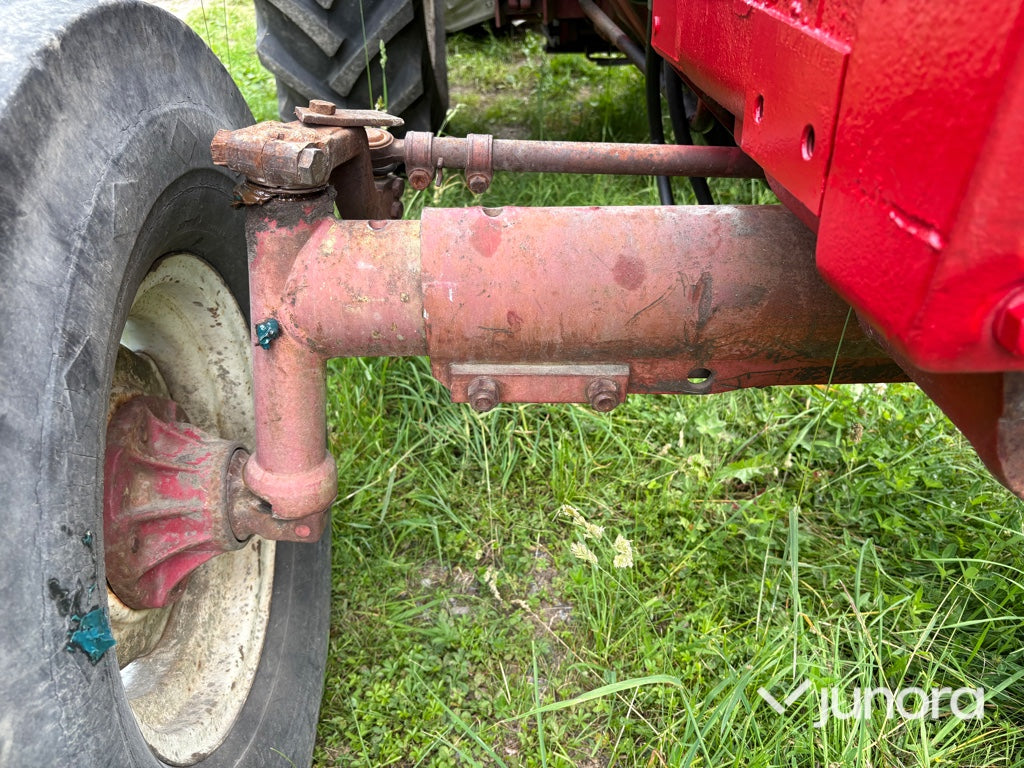 Traktor Case IH 844