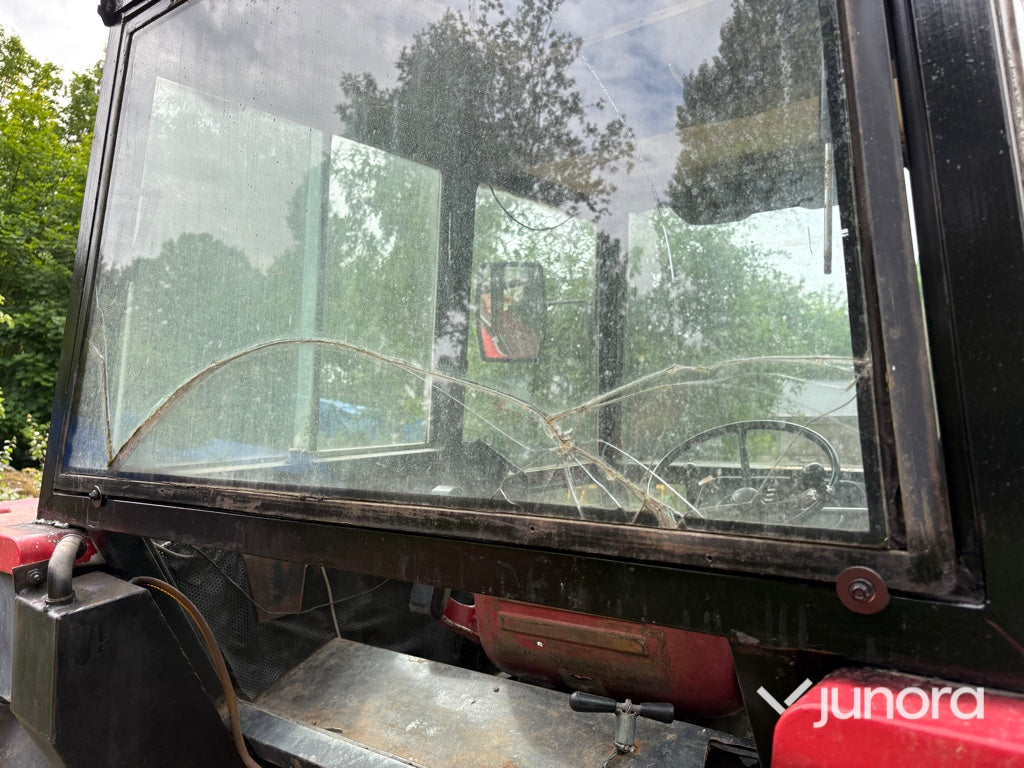 Traktor Case IH 844