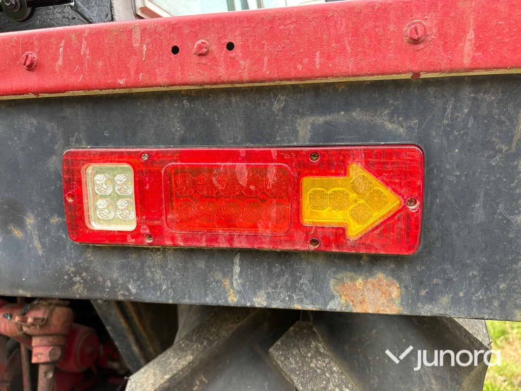 Traktor Case IH 844