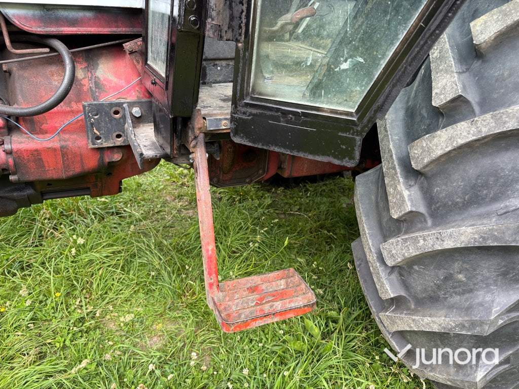 Traktor Case IH 844