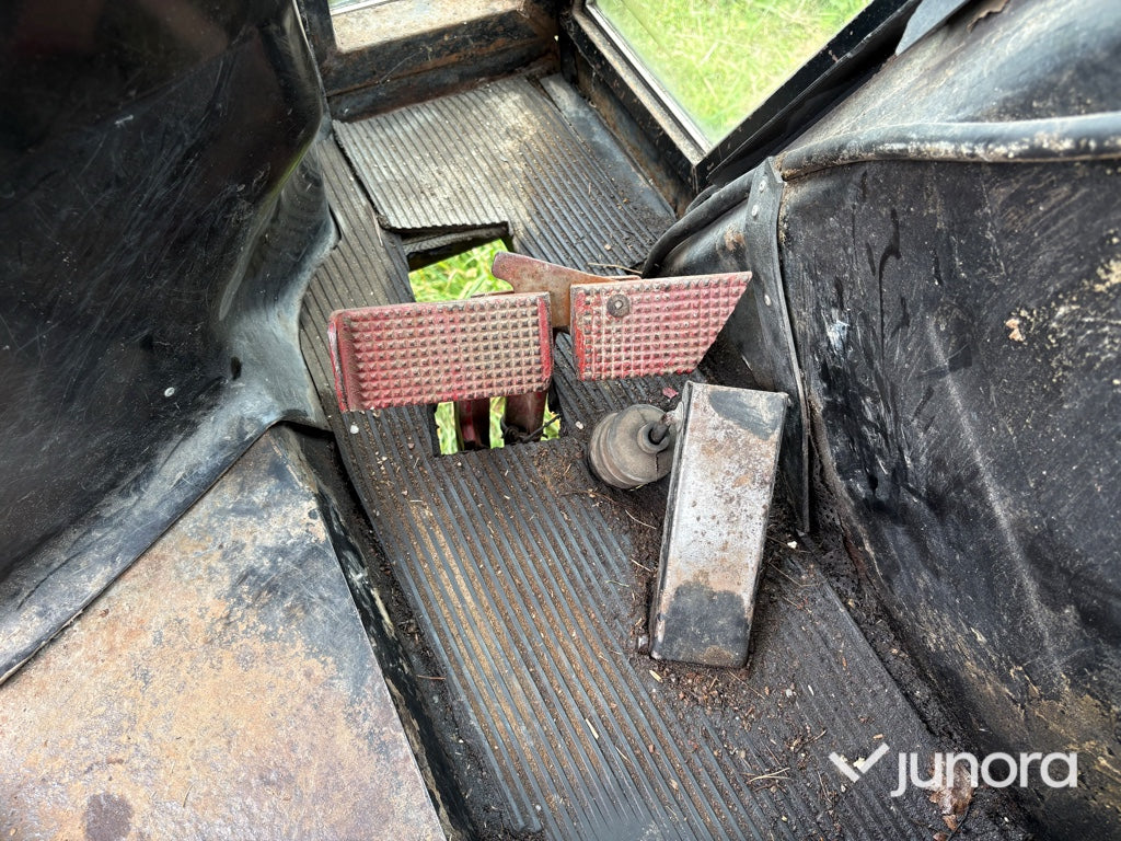 Traktor Case IH 844